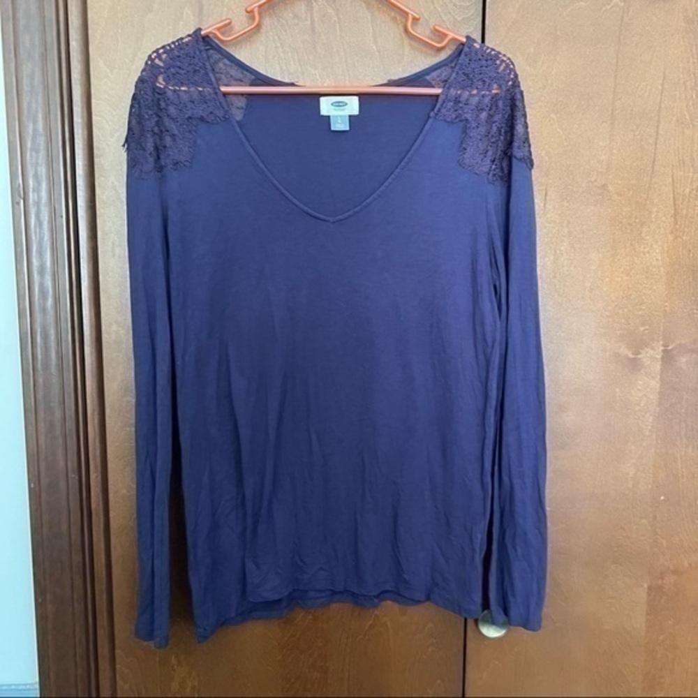 Old Navy Purple Long Sleeved Tee With Lace Appliqué Shoulders SZ Large❤️